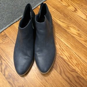 Simply Vera Vera wang blue boots 9.5